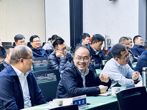 张建华教授在中国南水北调集团中线有限公司渠首分公司，作题为《高效团队的打造与管理》的专题讲座