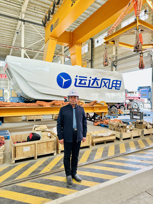 郑州大学张建华教授 张建华教授赴新疆哈密市伊吾县,参加其创建国家级创新县(市)考察与验收评审活动