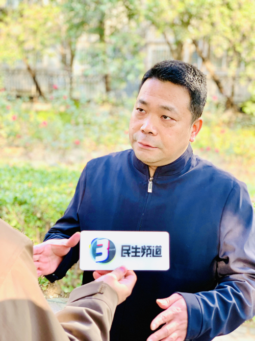 郑州大学 张建华 教授 张建华教授作为特约评论员在河南电视台点评广受瞩目当日二审开庭的入室抢婴案