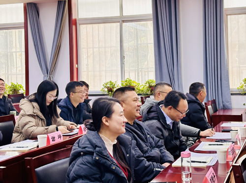 郑州大学张建华教授 张建华教授为四川省凉山彝族自治州冕宁县科级干部培训班,作题为《文旅融合与乡村振兴》的专题讲座